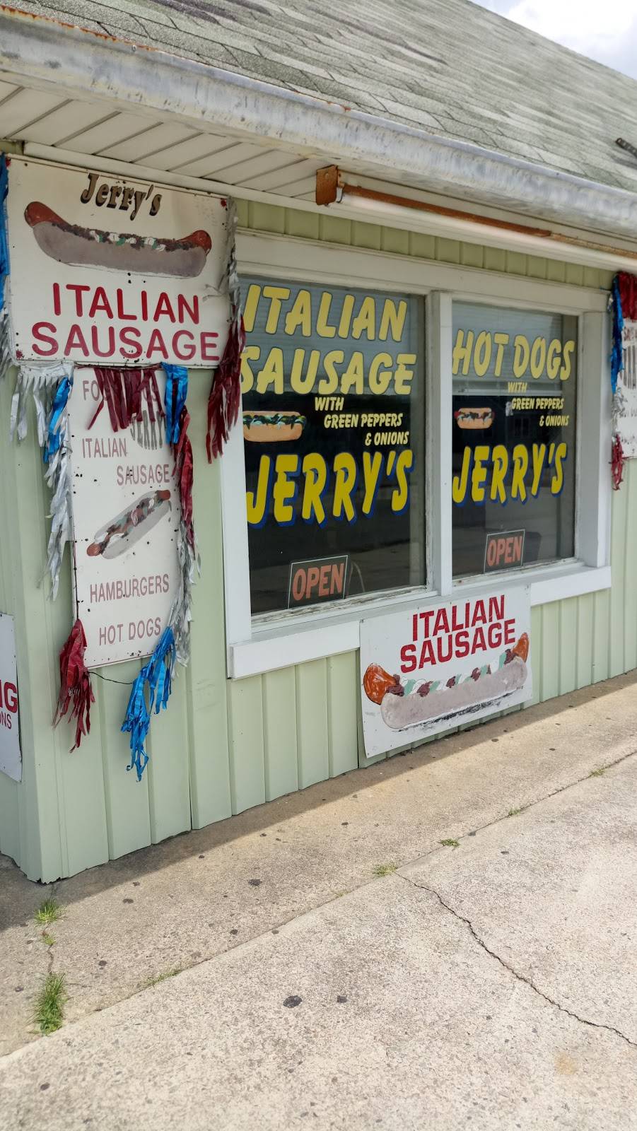 Biddies Grill Home of Jerrys | restaurant | 1155 E Andrews Ave, Henderson, NC 27536, USA | 2524387172 OR +1 252-438-7172