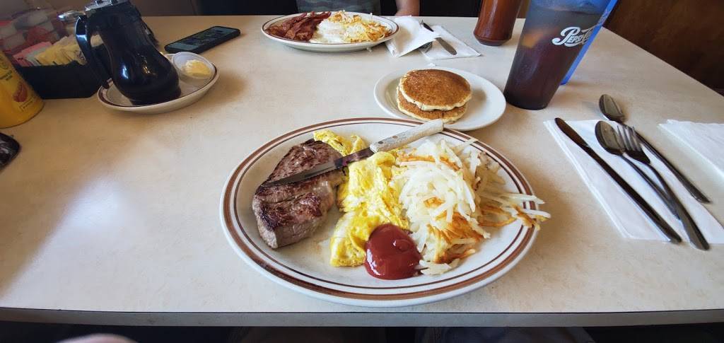 Davies Chuck Wagon Diner | restaurant | 10151 W 26th Ave, Wheat Ridge, CO 80215, USA | 3032381761 OR +1 303-238-1761