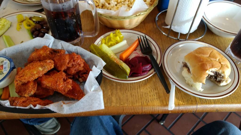 Swistons Beef & Keg | restaurant | 101 Young St, Tonawanda, NY 14150, USA | 7166929723 OR +1 716-692-9723