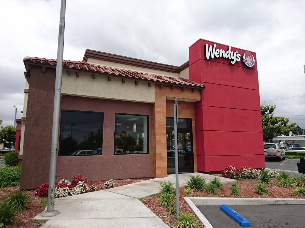 Wendys | restaurant | 13922 Red Hill Ave, Tustin, CA 92780, USA | 7146690871 OR +1 714-669-0871