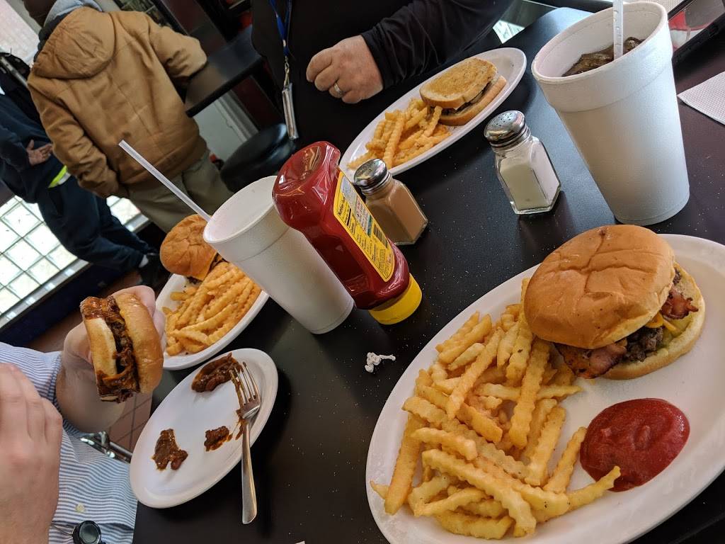 White Knight Diner | restaurant | 1801 Olive St, St. Louis, MO 63103, USA | 3146215949 OR +1 314-621-5949