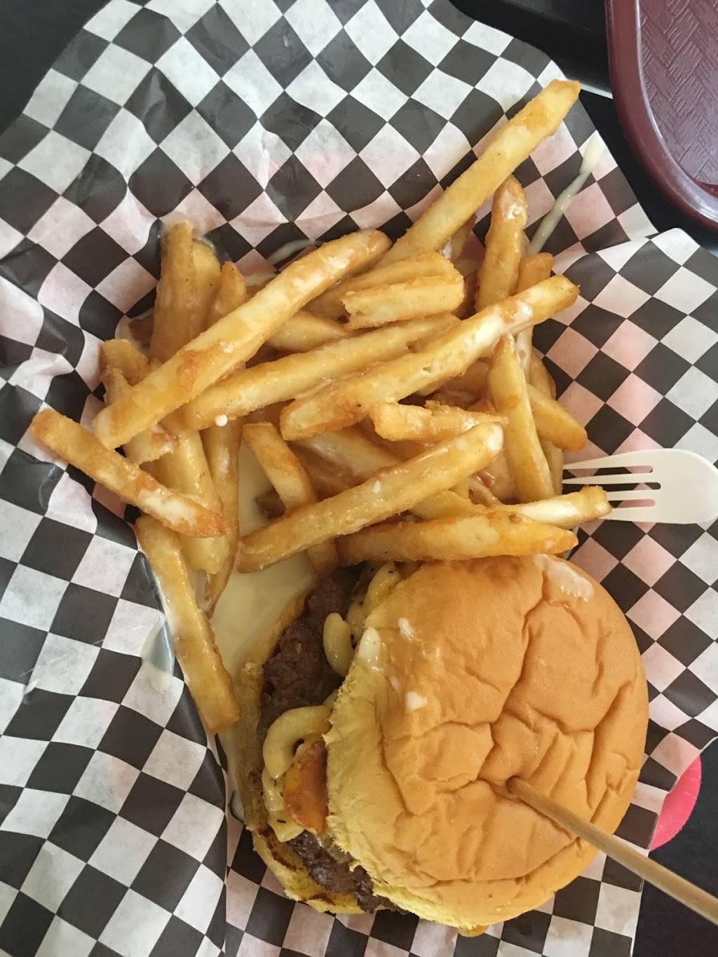 Burger Barn Fresh Burgers & Shakes | restaurant | 10300 Southside Blvd unit 3120, Jacksonville, FL 32256, USA | 9043795350 OR +1 904-379-5350