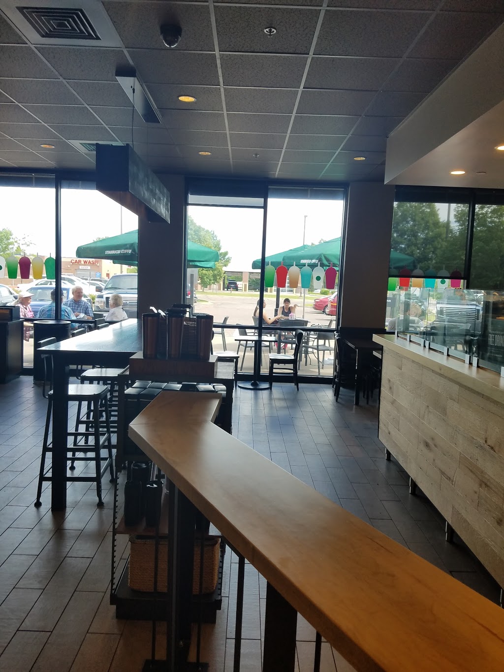 Starbucks | cafe | 2661 Campus Dr, Plymouth, MN 55441, USA | 7635533087 OR +1 763-553-3087
