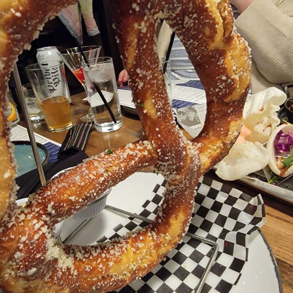 Chuck Lager Americas Tavern | restaurant | 14035 South La Grange Road, Orland Park, IL 60462, USA | 3125094041 OR +1 312-509-4041