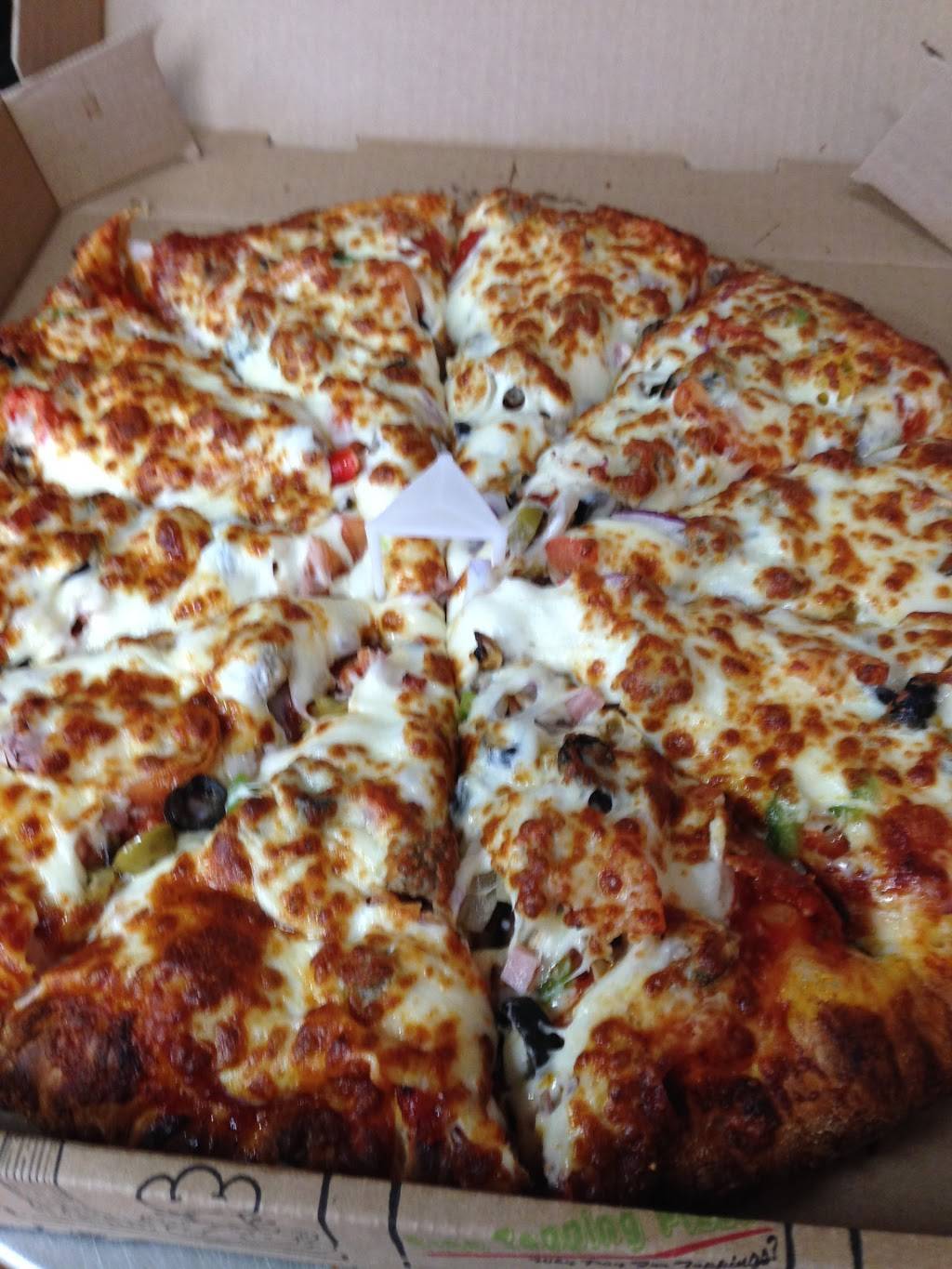 Free Topping Pizza | restaurant | 210 King St E, Bowmanville, ON L1C 1P3, Canada | 9056972002 OR +1 905-697-2002