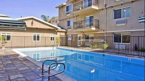 Comfort Inn Cockatoo Near LAX Airport | restaurant | 11500 Acacia Ave, Hawthorne, CA 90250, USA | 3109733335 OR +1 310-973-3335