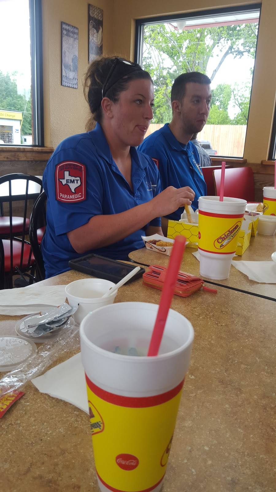 Chicken Express | restaurant | 323 Tenaha St, Center, TX 75935, USA | 9365989100 OR +1 936-598-9100