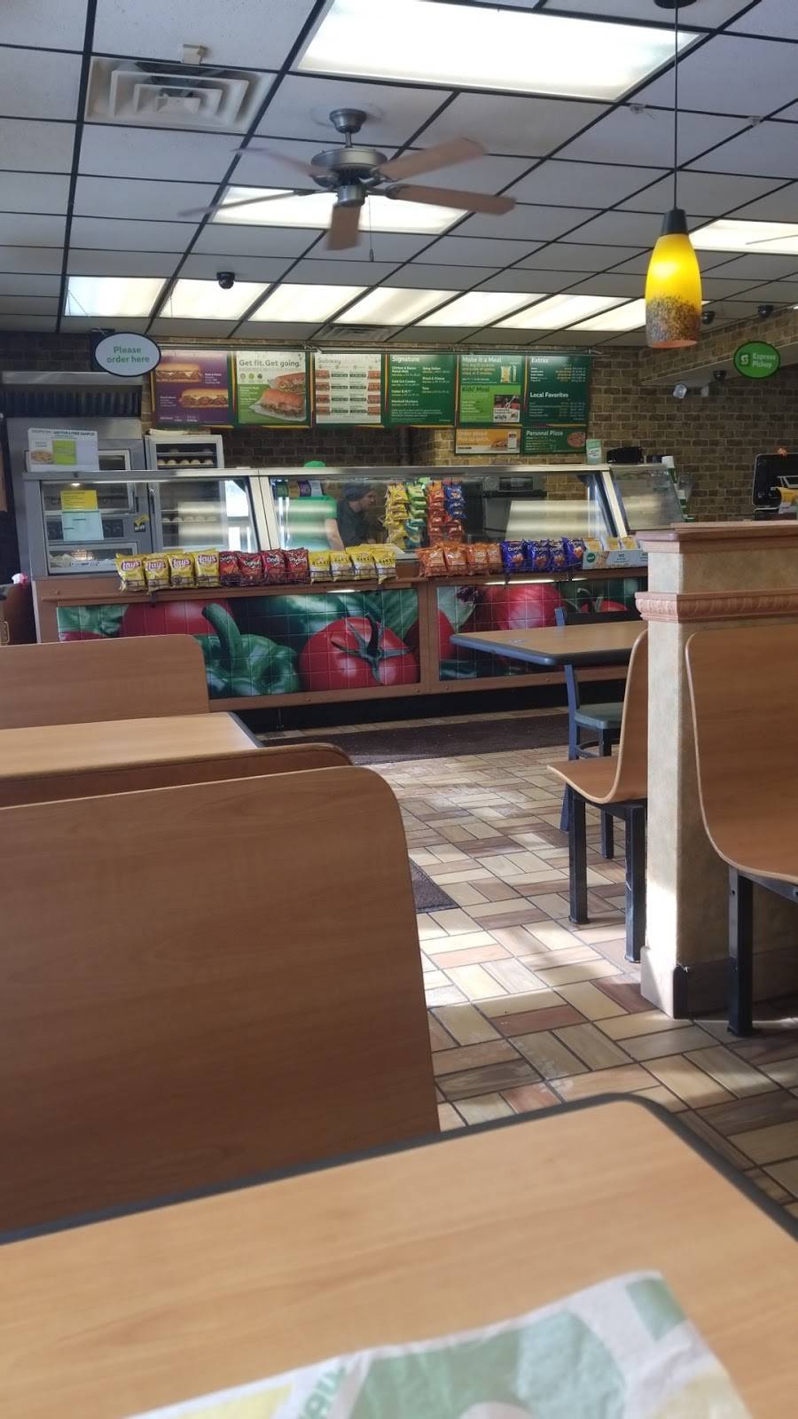 Subway | restaurant | 4254 W Vienna Rd, Clio, MI 48420, USA | 8106875700 OR +1 810-687-5700