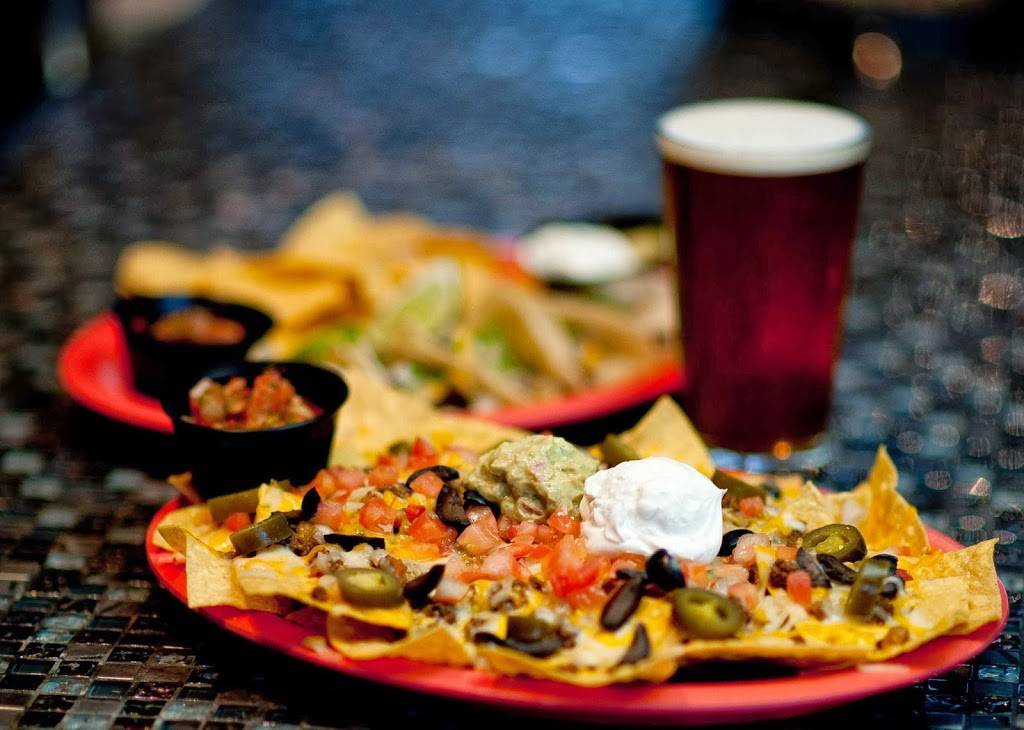 Hops n Drops | restaurant | 4506 Klahanie Dr SE, Issaquah, WA 98029, USA | 4253925999 OR +1 425-392-5999