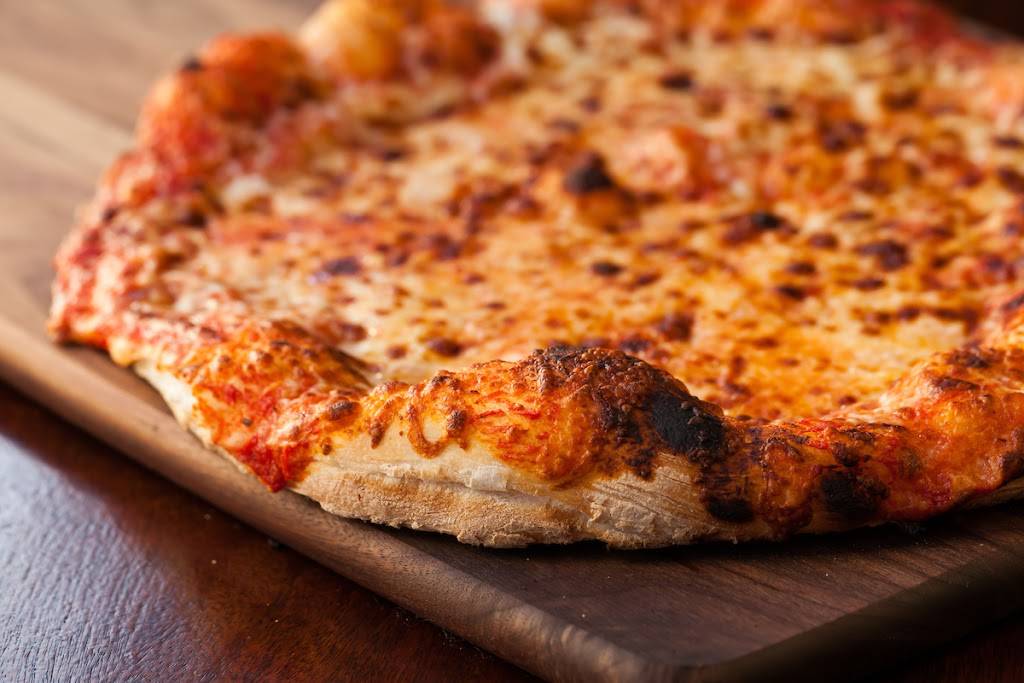 Frankies by the Slice | meal takeaway | 600 E Grand Ave, Chicago, IL 60611, USA | 3125467440 OR +1 312-546-7440