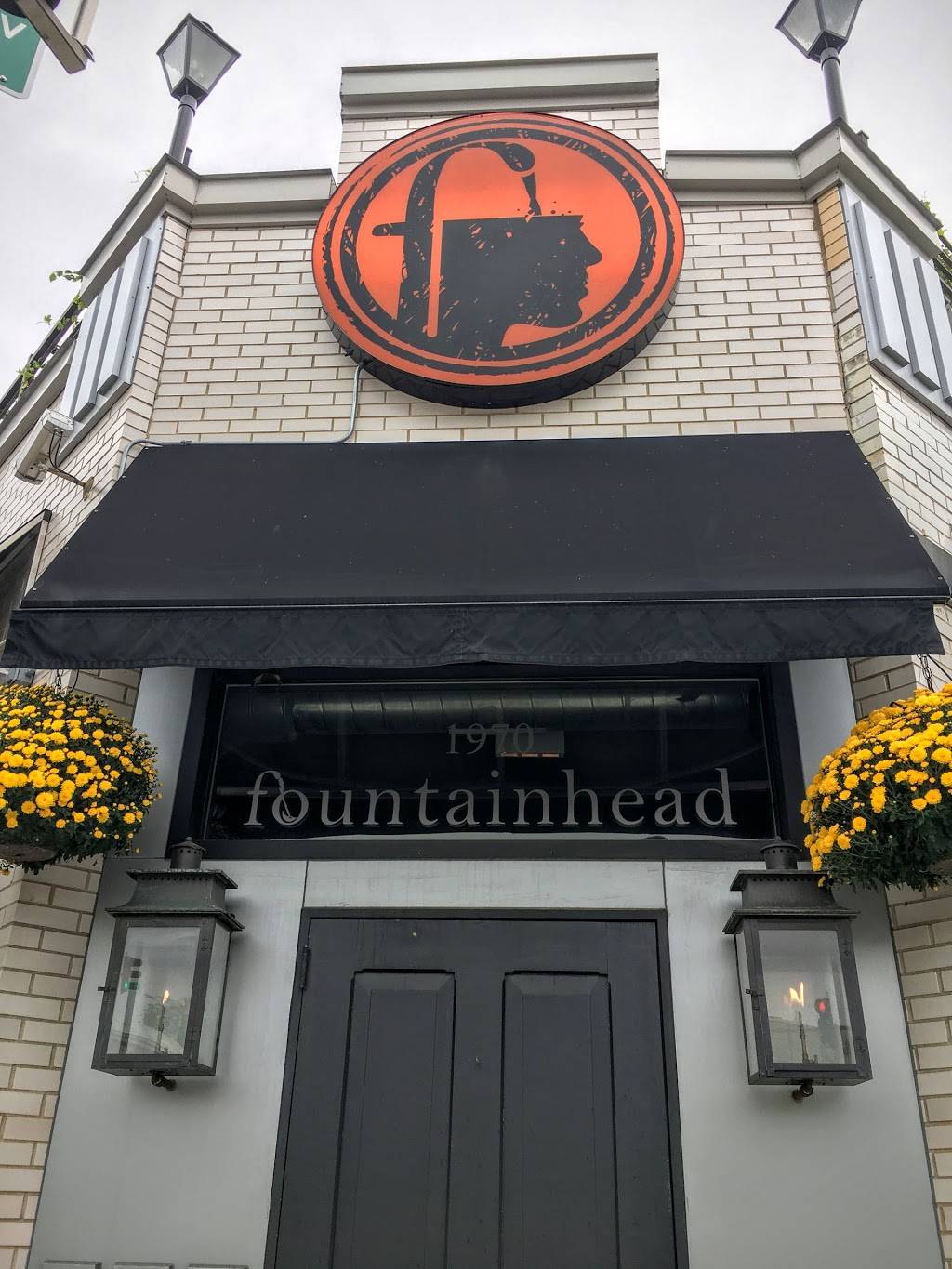 Fountainhead | restaurant | 1970 W Montrose Ave, Chicago, IL 60613, USA | 7736978204 OR +1 773-697-8204