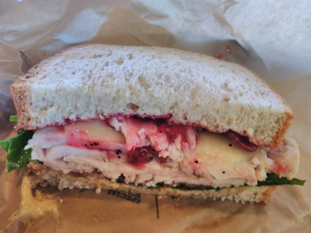 Arbys | meal takeaway | 3000 Snelling Ave, Minneapolis, MN 55406, USA | 6127248612 OR +1 612-724-8612