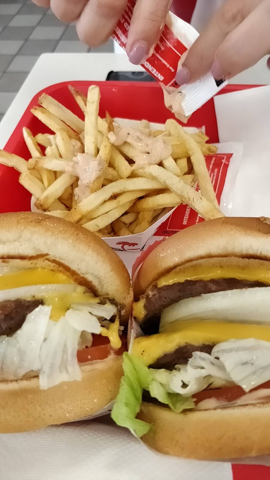 In-N-Out Burger | restaurant | 30697 Temecula Pkwy, Temecula, CA 92592, USA | 8007861000 OR +1 800-786-1000