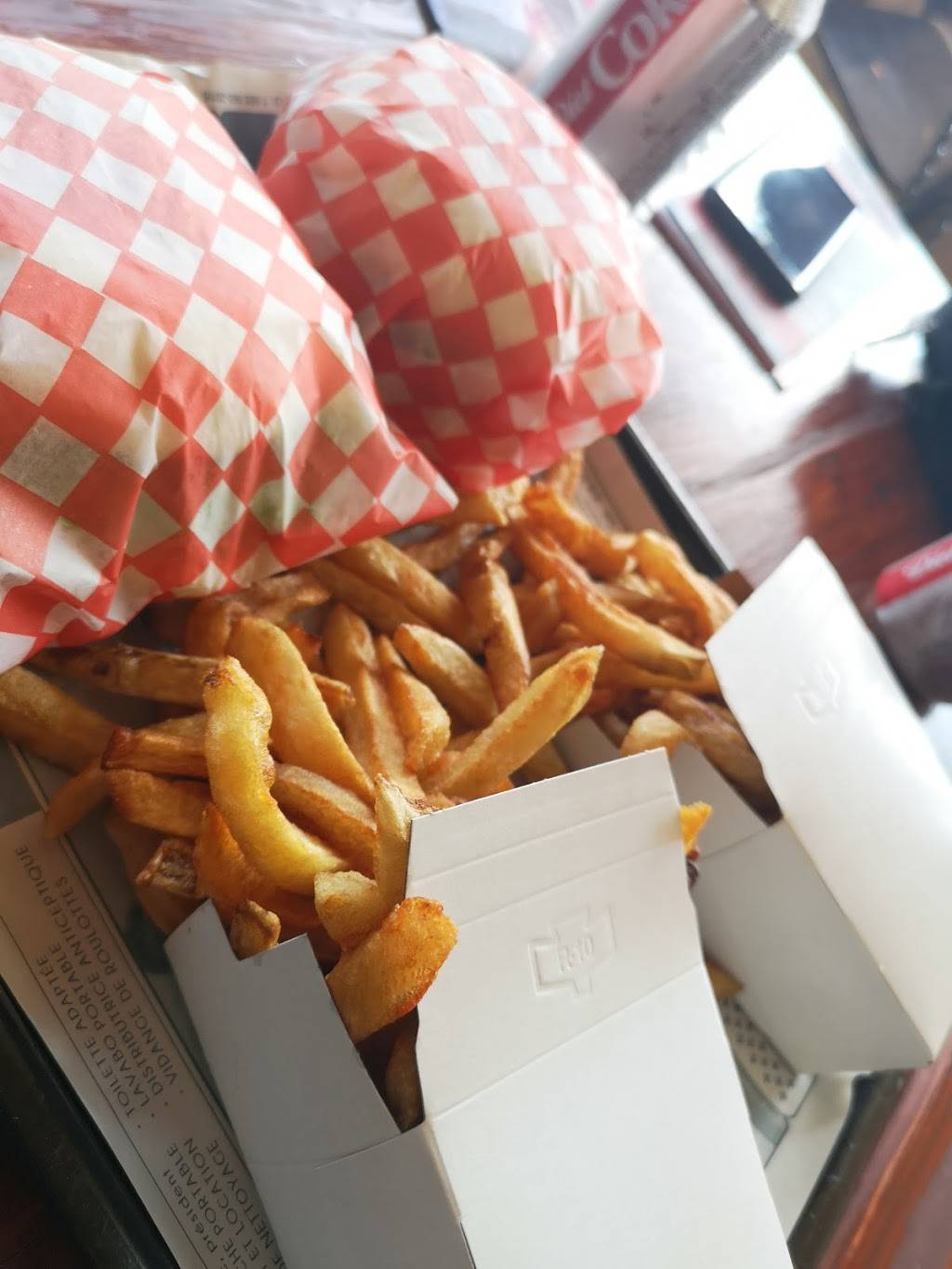 Snack et Délices Montebello | meal takeaway | 497 Rue Notre Dame, Montebello, QC J0V 1L0, Canada | 8193090595 OR +1 819-309-0595