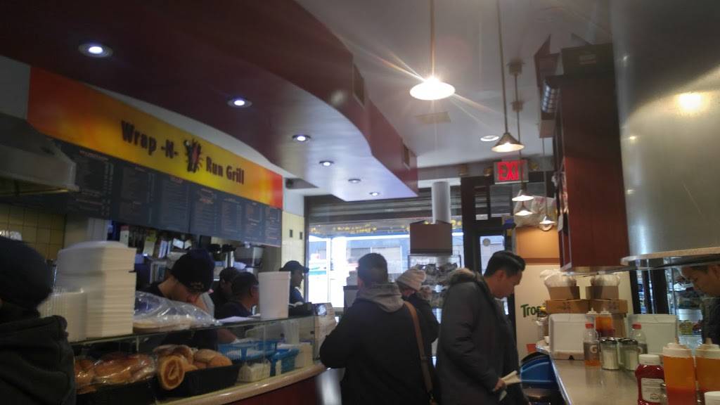 Wrap-N-Run Grill | restaurant | 1125 Lexington Ave, New York, NY 10075, USA | 2127441588 OR +1 212-744-1588