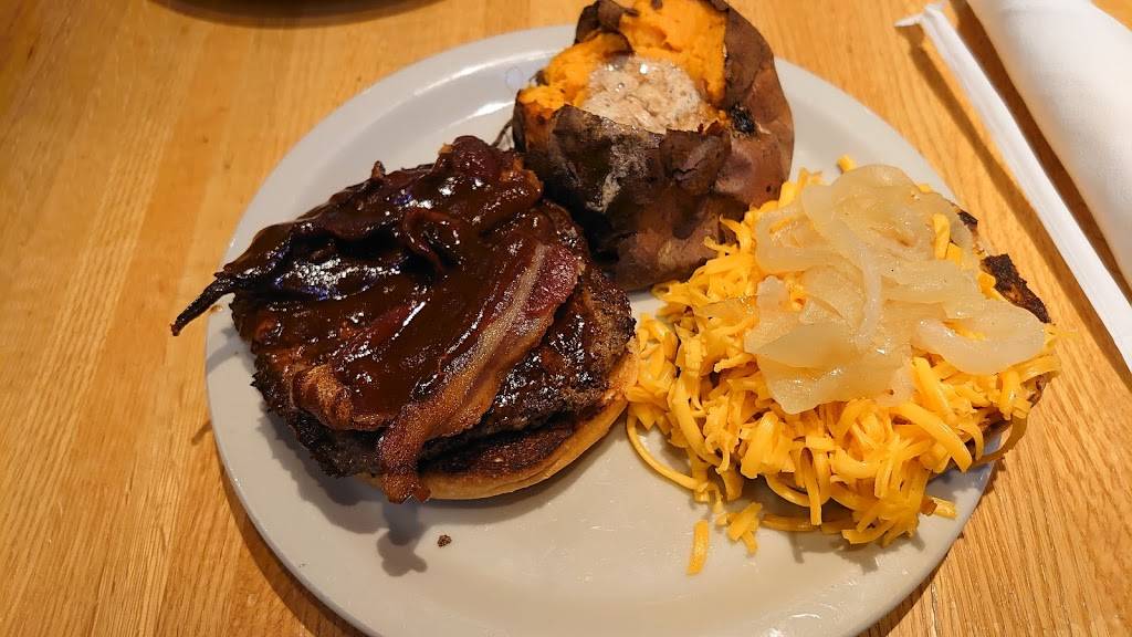 Raffertys | restaurant | 162 Old Hickory Blvd, Jackson, TN 38305, USA | 7316648118 OR +1 731-664-8118