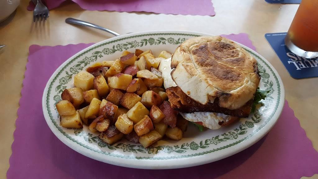 The Union Diner | restaurant | 1331 Union Ave, Laconia, NH 03246, USA | 6035246744 OR +1 603-524-6744