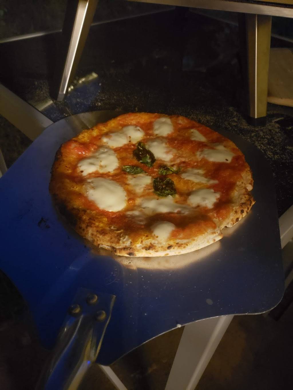 Moonlit Pizza | restaurant | 3824 E 16th St, Austin, TX 78721, USA | 6309099069 OR +1 630-909-9069