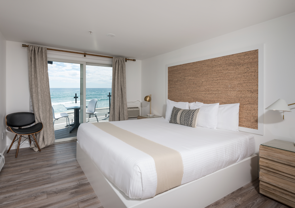 Stones Throw | restaurant | 123 Long Beach Ave, York, ME 03909, USA | 2073613116 OR +1 207-361-3116