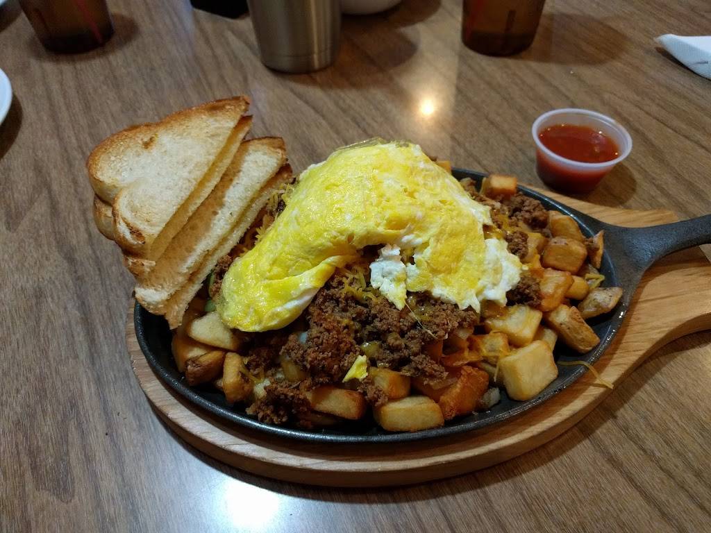 Goldmine Bar & Grill | restaurant | 1601 S 3rd St, Council Bluffs, IA 51503, USA | 7123259915 OR +1 712-325-9915