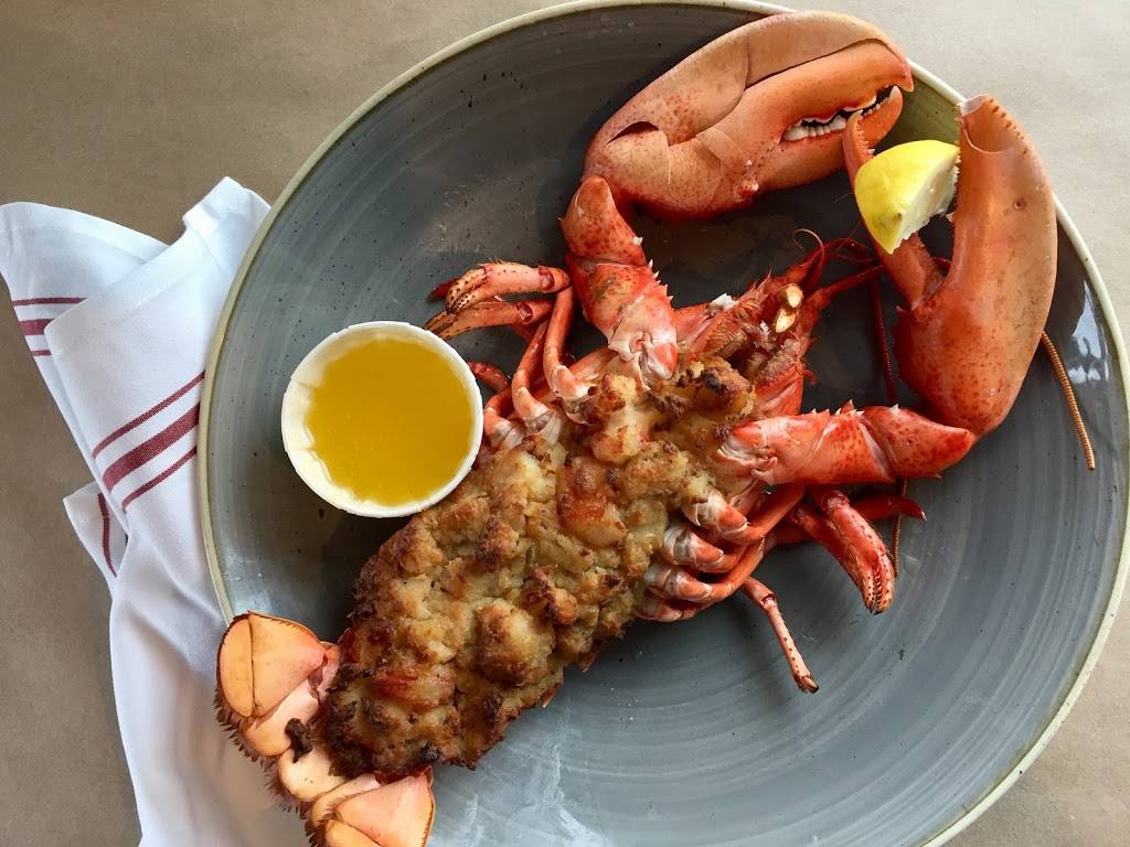 Legal Sea Foods | restaurant | 30 Forbes Rd, Braintree, MA 02184, USA | 7818171292 OR +1 781-817-1292