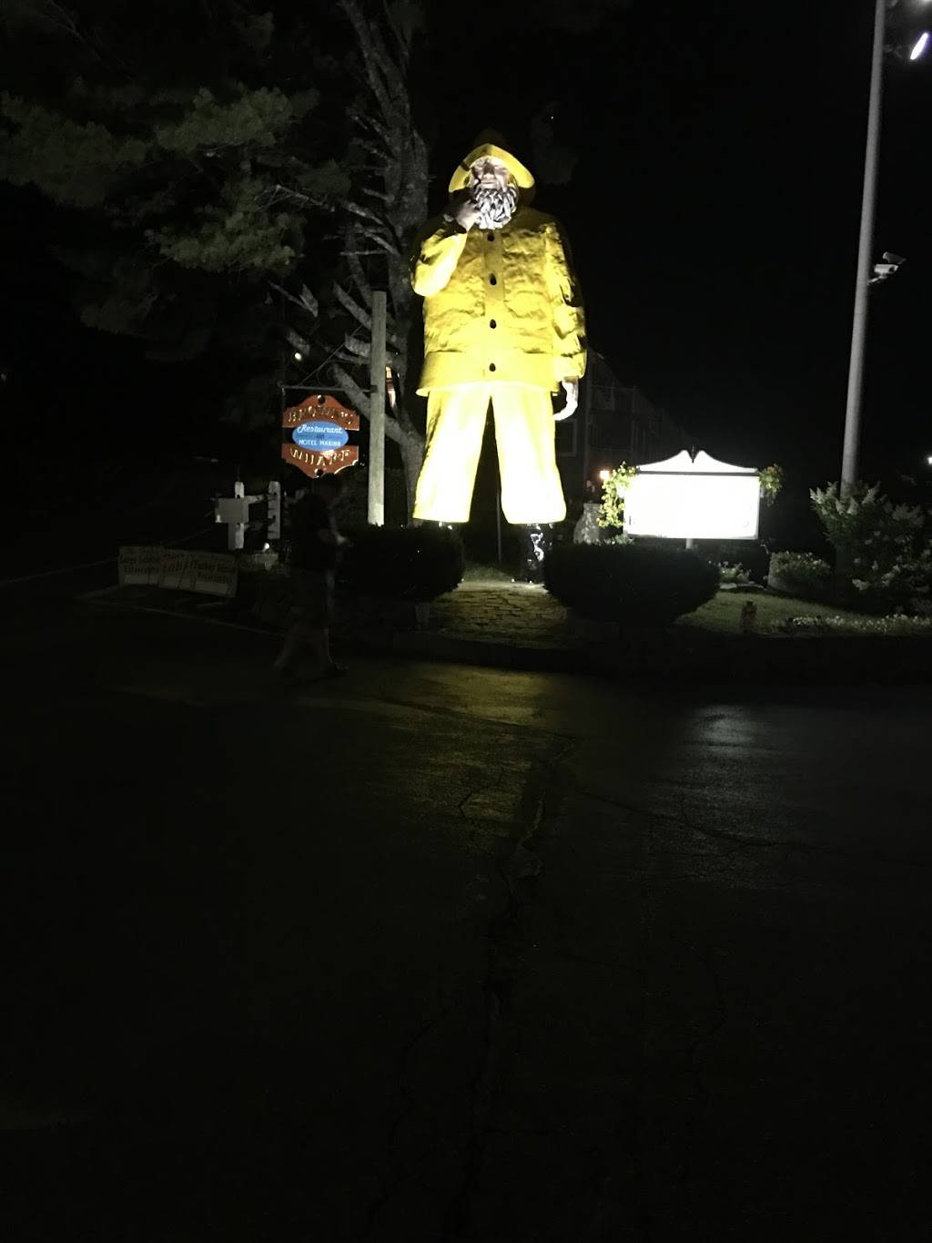 Browns Wharf Restaurant | restaurant | 121 Atlantic Ave, Boothbay Harbor, ME 04538, USA | 2076335440 OR +1 207-633-5440