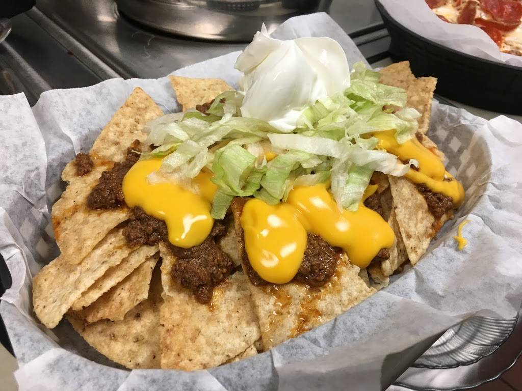 Cricket Club | restaurant | 36 W Michigan Ave, Battle Creek, MI 49017, USA | 2699632725 OR +1 269-963-2725