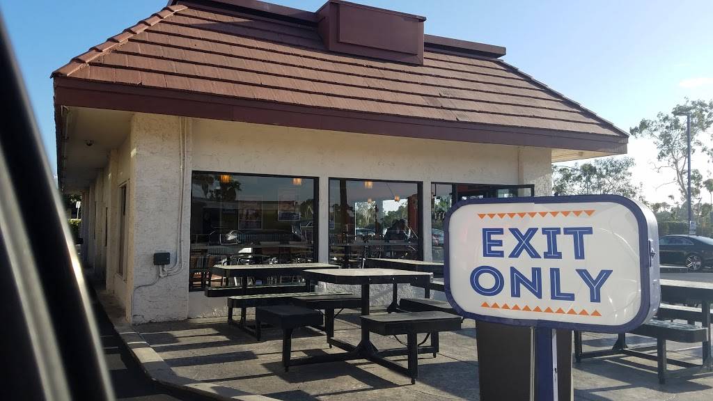 Santanas | restaurant | 1975 Morena Blvd, San Diego, CA 92110, USA | 6192769600 OR +1 619-276-9600