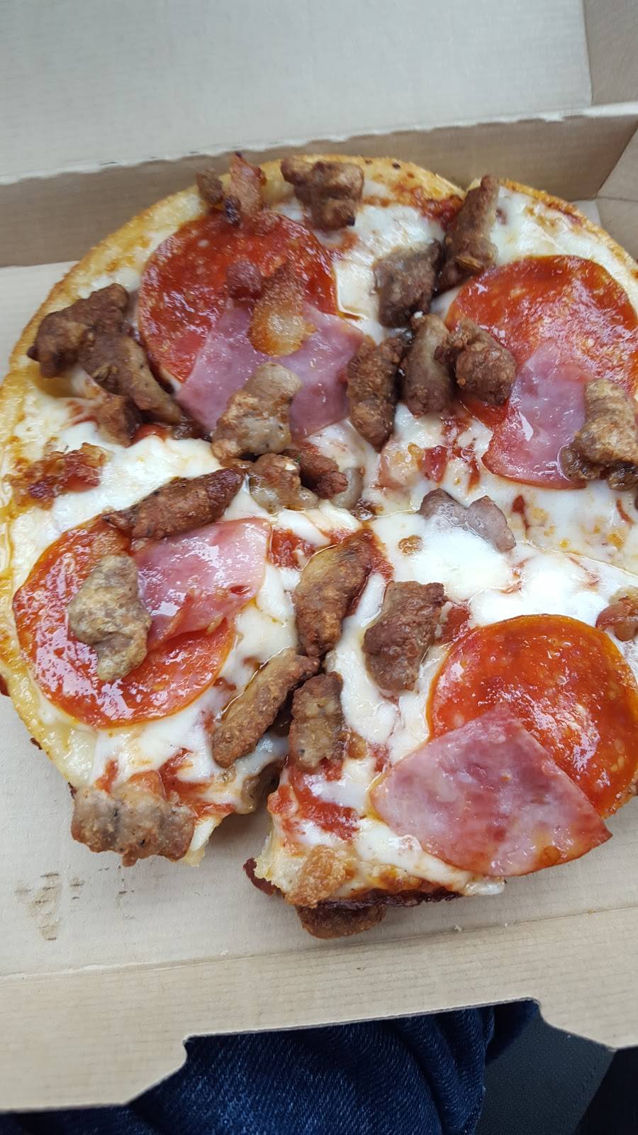 Pizza Hut | meal takeaway | 1034 N Eisenhower Dr, Beckley, WV 25801, USA | 3042526821 OR +1 304-252-6821