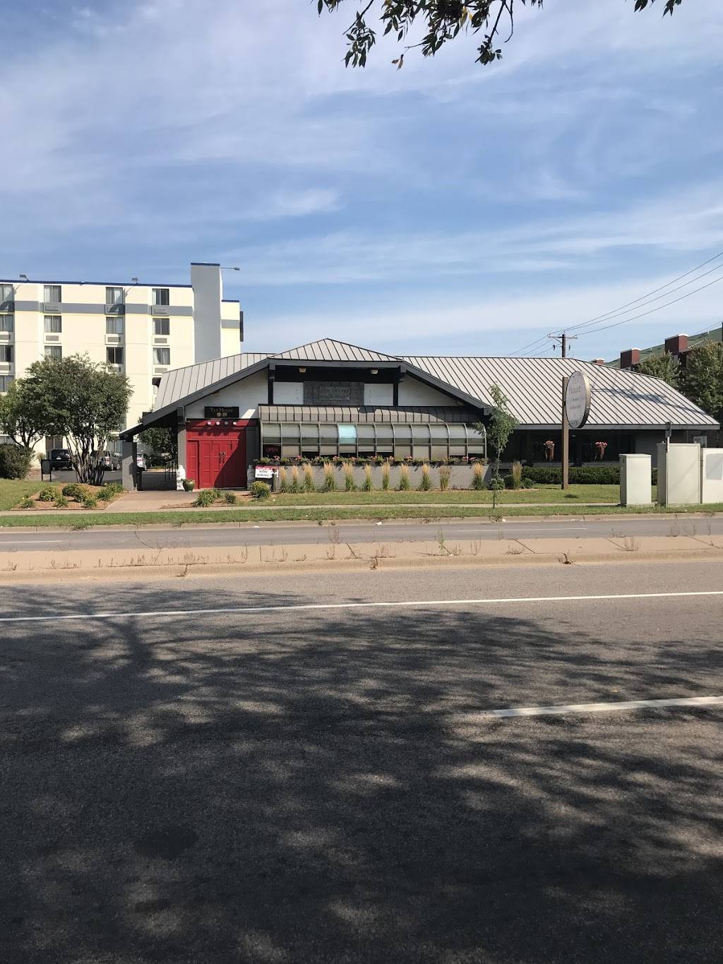 Tea House Chinese Restaurant | restaurant | 2425 University Ave SE, Minneapolis, MN 55414, USA | 6123318866 OR +1 612-331-8866