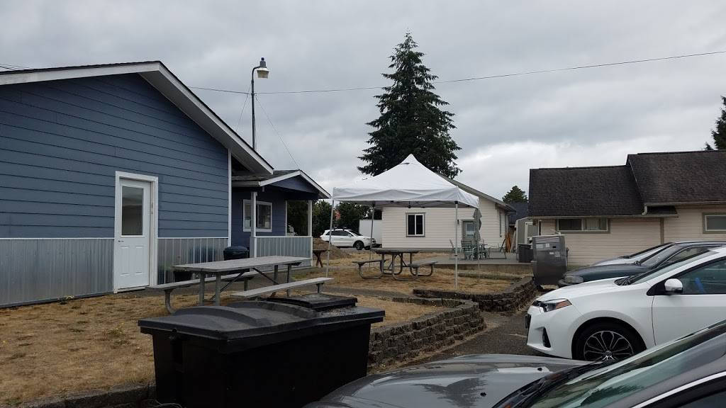 Smittys In & Out | restaurant | 1424 W Main St, Elma, WA 98541, USA | 3604822912 OR +1 360-482-2912