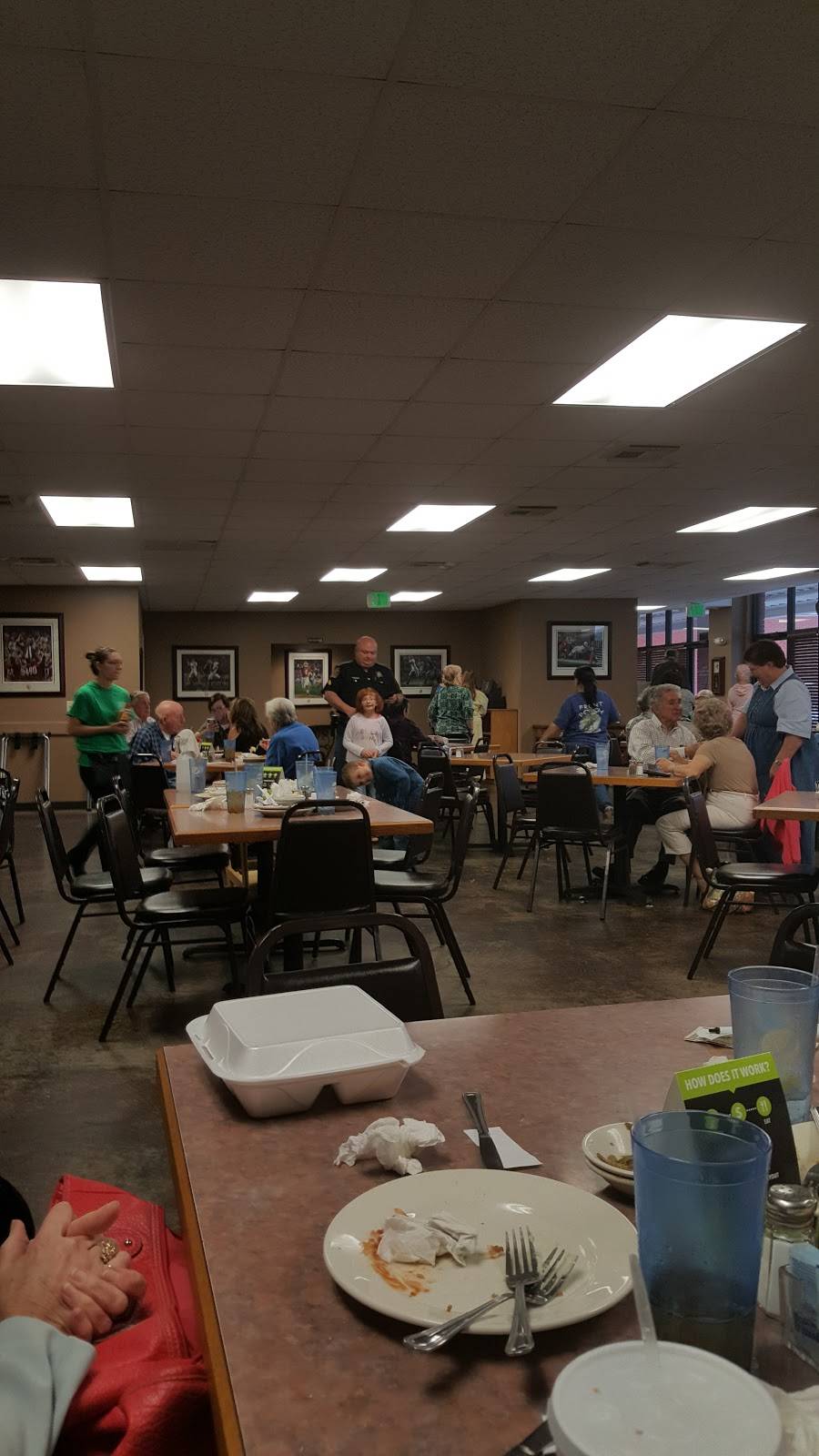 The Front Porch | restaurant | 4421 US-43, Northport, AL 35473, USA | 2053393047 OR +1 205-339-3047