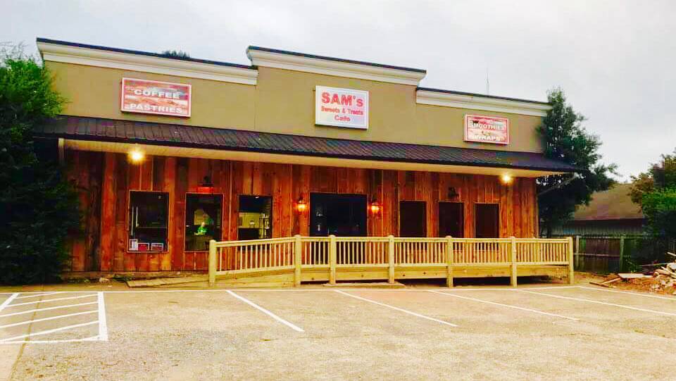 Sams Sweets and Treats | restaurant | 991 S Main St, Cleveland, GA 30528, USA | 7062191622 OR +1 706-219-1622
