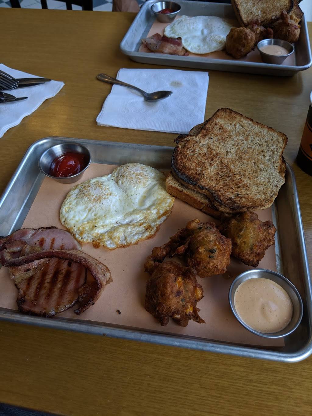 The Bleu Turtle | restaurant | 215 St Paul St W, St. Catharines, ON L2S 2E1, Canada | 2896906442 OR +1 289-690-6442