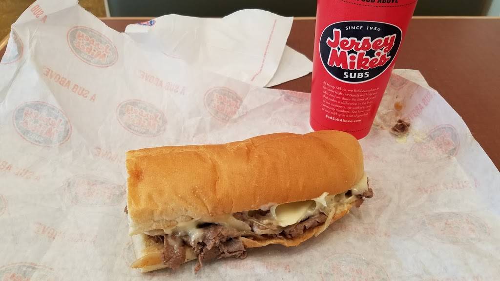 Jersey Mikes Subs | meal takeaway | 2070 IL-50 Suite 600, Bourbonnais, IL 60914, USA | 8155237103 OR +1 815-523-7103