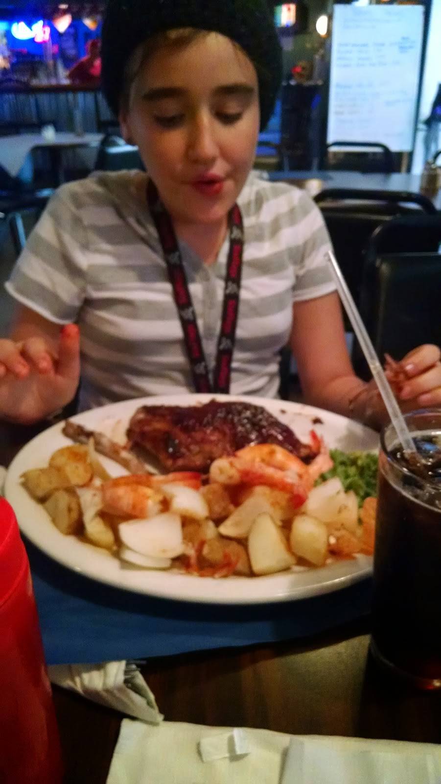 Islander Inn | restaurant | 9008 Cuckold Point Rd, Baltimore, MD 21219, USA | 4103880713 OR +1 410-388-0713