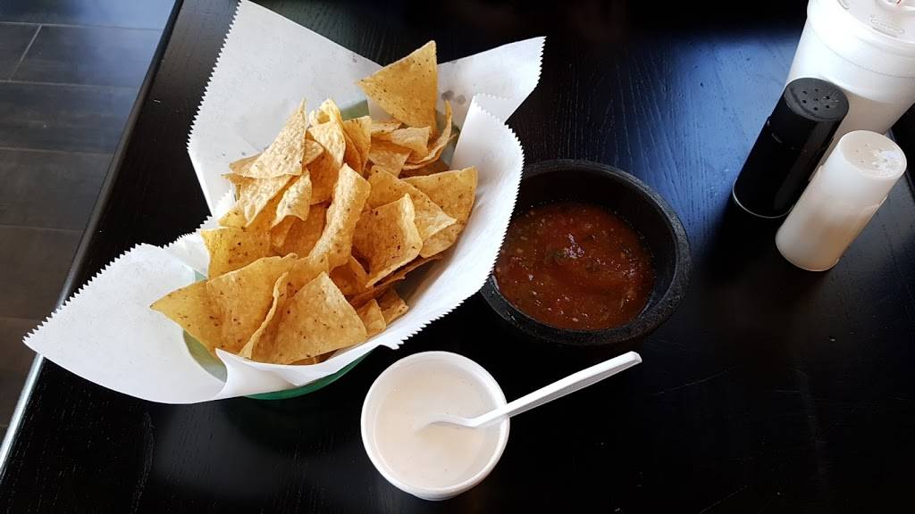 Burrito Express | restaurant | 220 Hawthorn Village Commons, Vernon Hills, IL 60061, USA | 2244244649 OR +1 224-424-4649