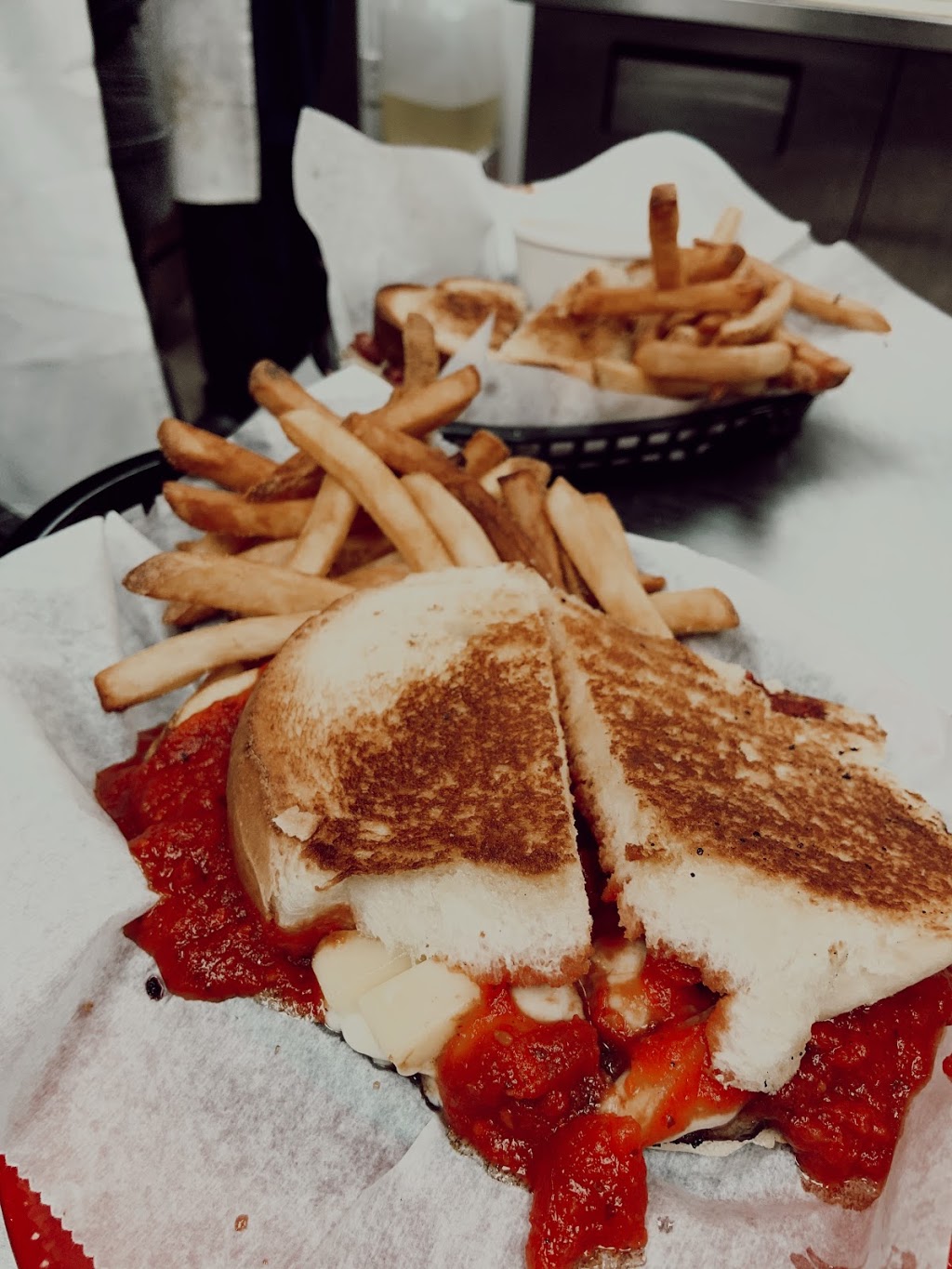 Mandys Diner | restaurant | 819 Saginaw St, Bay City, MI 48708, USA | 9893161281 OR +1 989-316-1281