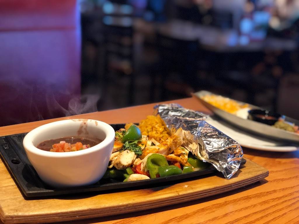 Chilis Grill & Bar | restaurant | 1637 S Stapley Dr, Mesa, AZ 85204, USA | 4806332900 OR +1 480-633-2900