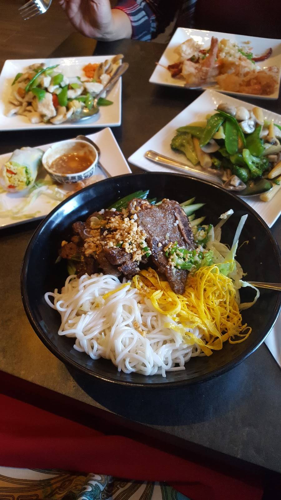 Qings Cuisine | restaurant | 610 Huronia Rd, Barrie, ON L4N 9H2, Canada | 7055036610 OR +1 705-503-6610