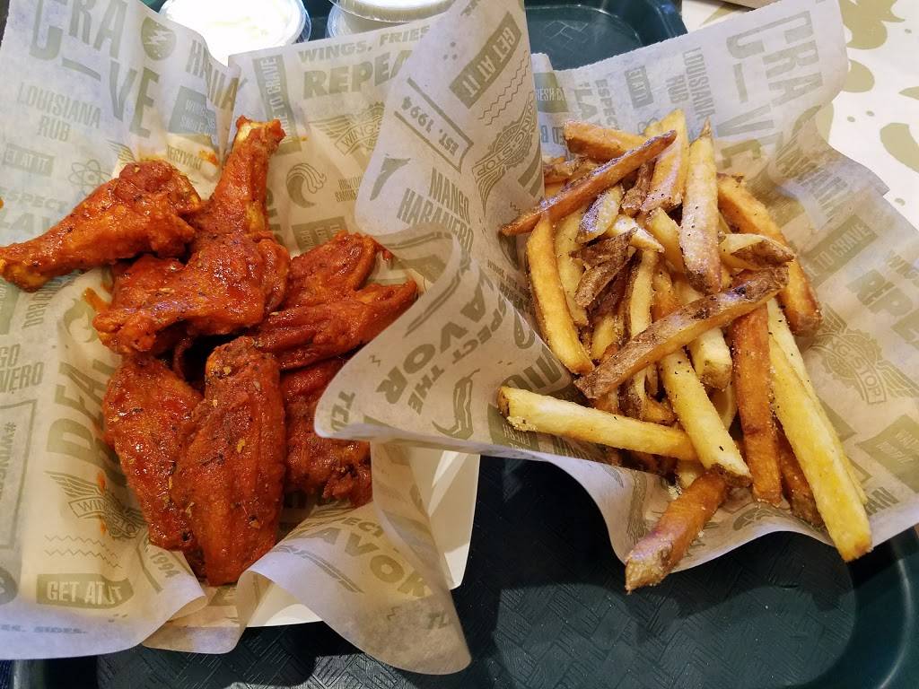 Wingstop | restaurant | 678 Fellsway, Medford, MA 02155, USA | 7813919464 OR +1 781-391-9464