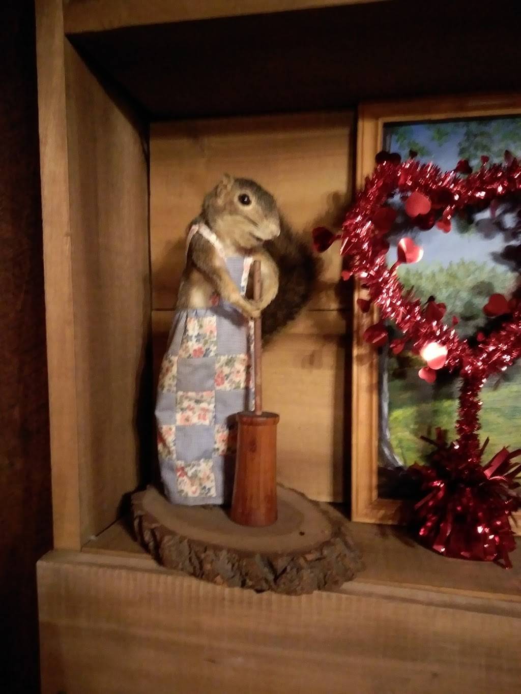 Carolyns Country Pizzeria | restaurant | 6788 IN-161, Gentryville, IN 47537, USA | 8125674444 OR +1 812-567-4444