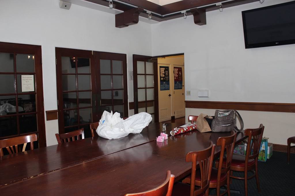 The Englander Sports Pub & Restaurant | restaurant | 101 Parrott St, San Leandro, CA 94577, USA | 5103573571 OR +1 510-357-3571