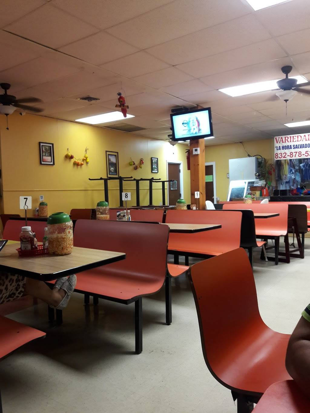 La Pupusa Loca | restaurant | 10112 Hammerly Blvd, Houston, TX 77080, USA | 7137220044 OR +1 713-722-0044