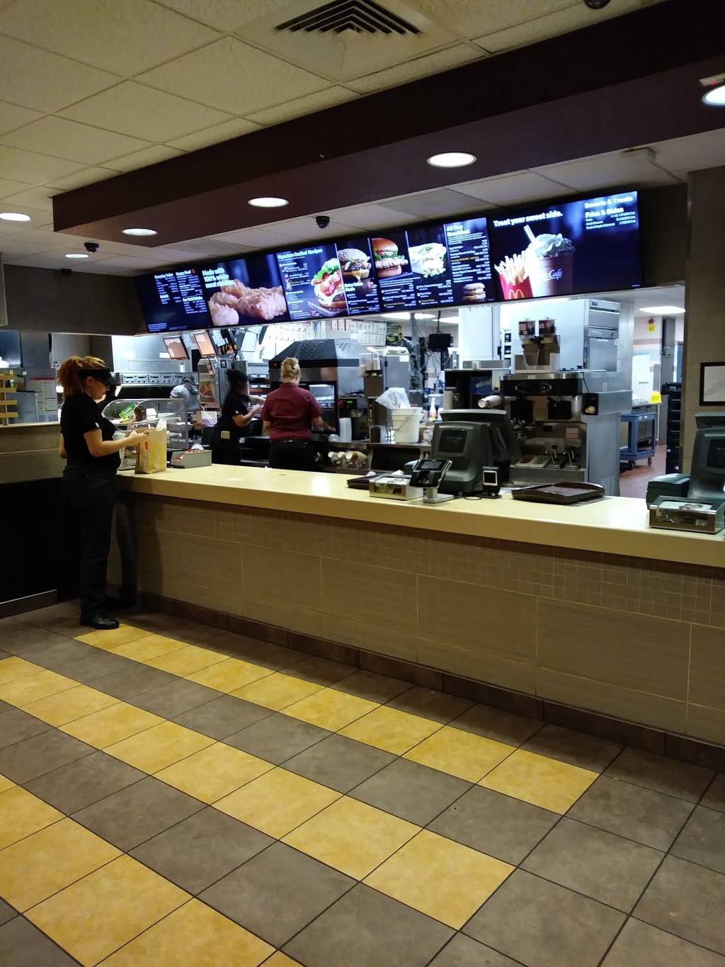 McDonalds | cafe | 2110 E Irlo Bronson Memorial Hwy, Kissimmee, FL 34744, USA | 4079338007 OR +1 407-933-8007