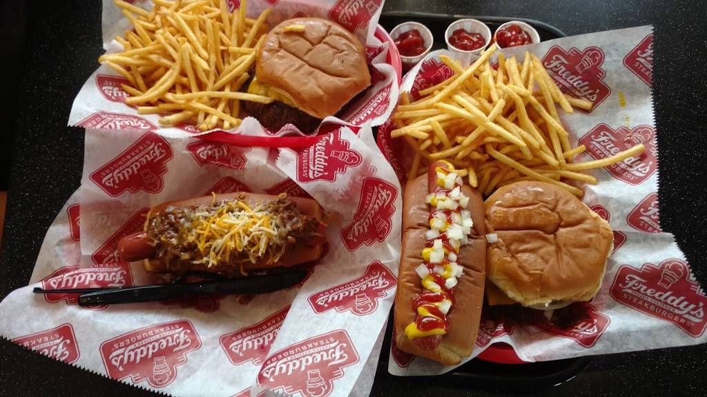 Freddys Frozen Custard & Steakburgers | restaurant | 3777 Plainfield Ave NE, Grand Rapids, MI 49525, USA | 6163332518 OR +1 616-333-2518