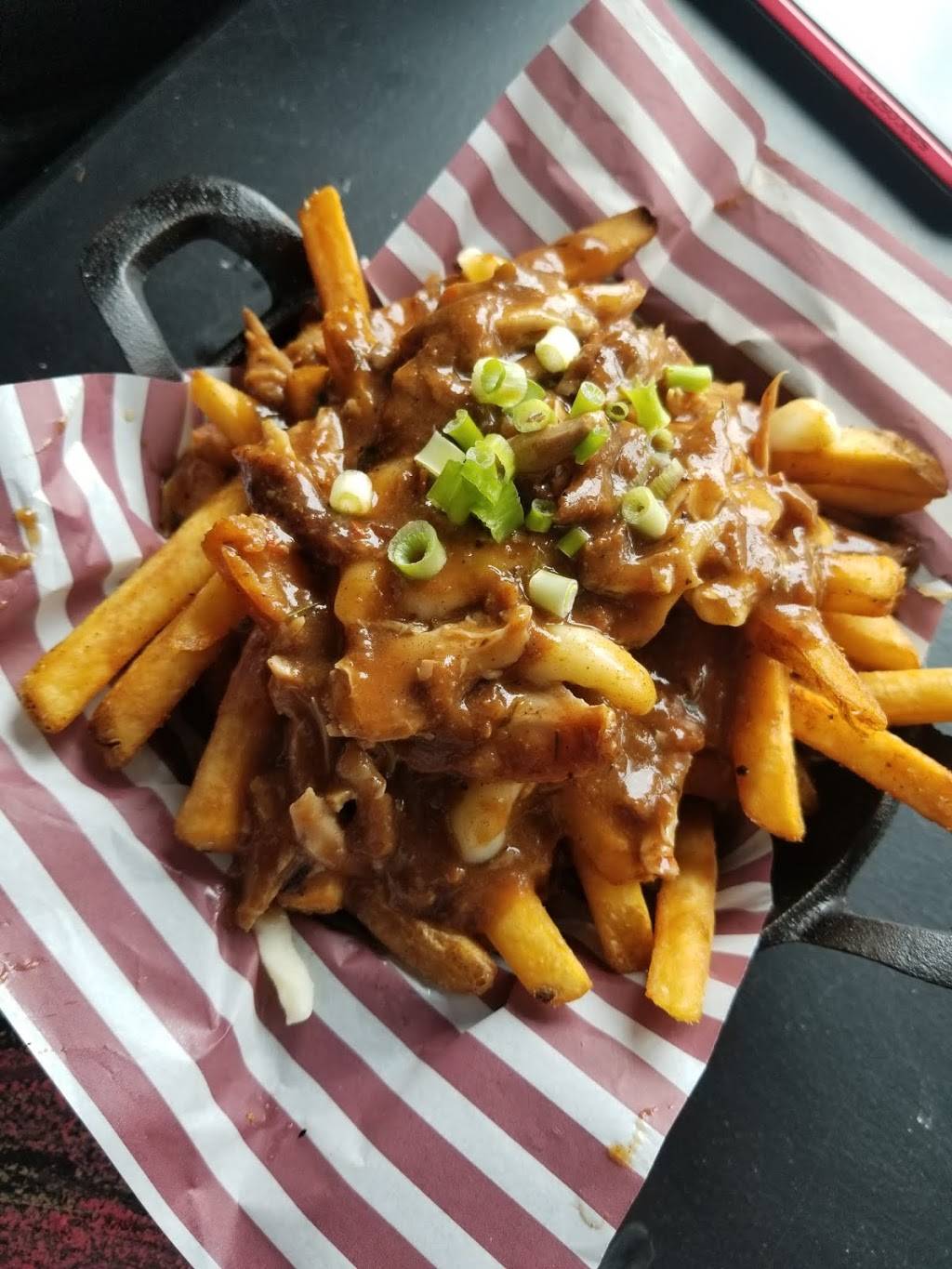 Vibez Caribbean & Southern Grill | restaurant | 971 King St E, Hamilton, ON L8M 1C3, Canada | 9055812062 OR +1 905-581-2062