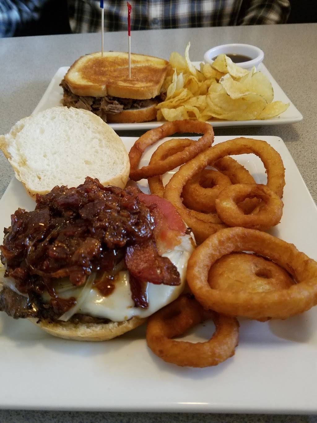 Re-Petes Saloon & Grill | restaurant | 300 Gebhardt Rd, Black River Falls, WI 54615, USA | 7152843322 OR +1 715-284-3322