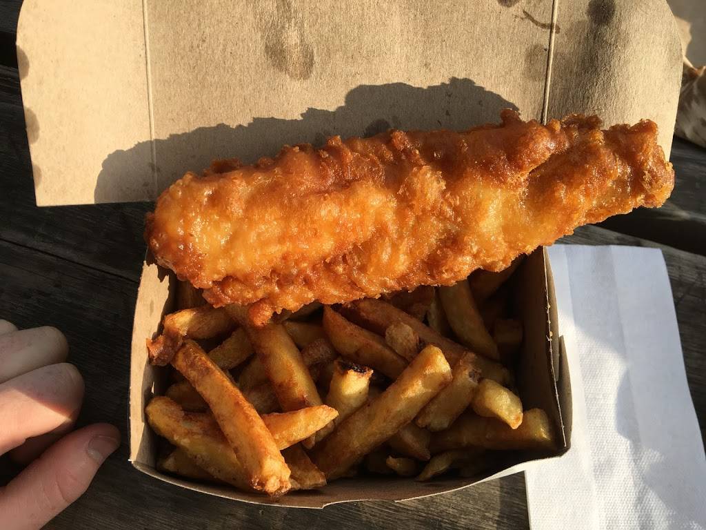 Connaught Fish & Chips | restaurant | 976 Main St E, Hamilton, ON L8M 1M8, Canada | 9055444143 OR +1 905-544-4143