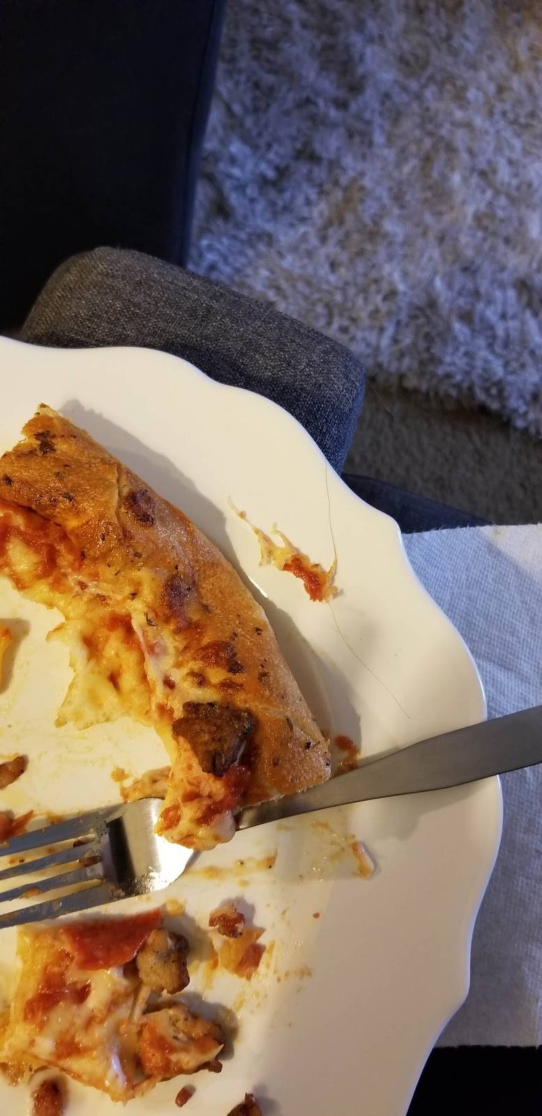 Pizza Hut | restaurant | 914 Windsor St, Sun Prairie, WI 53590, USA | 6088377777 OR +1 608-837-7777